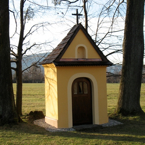 THE CHAPEL BY HOUSE NUMBER 205, LOMNÁ